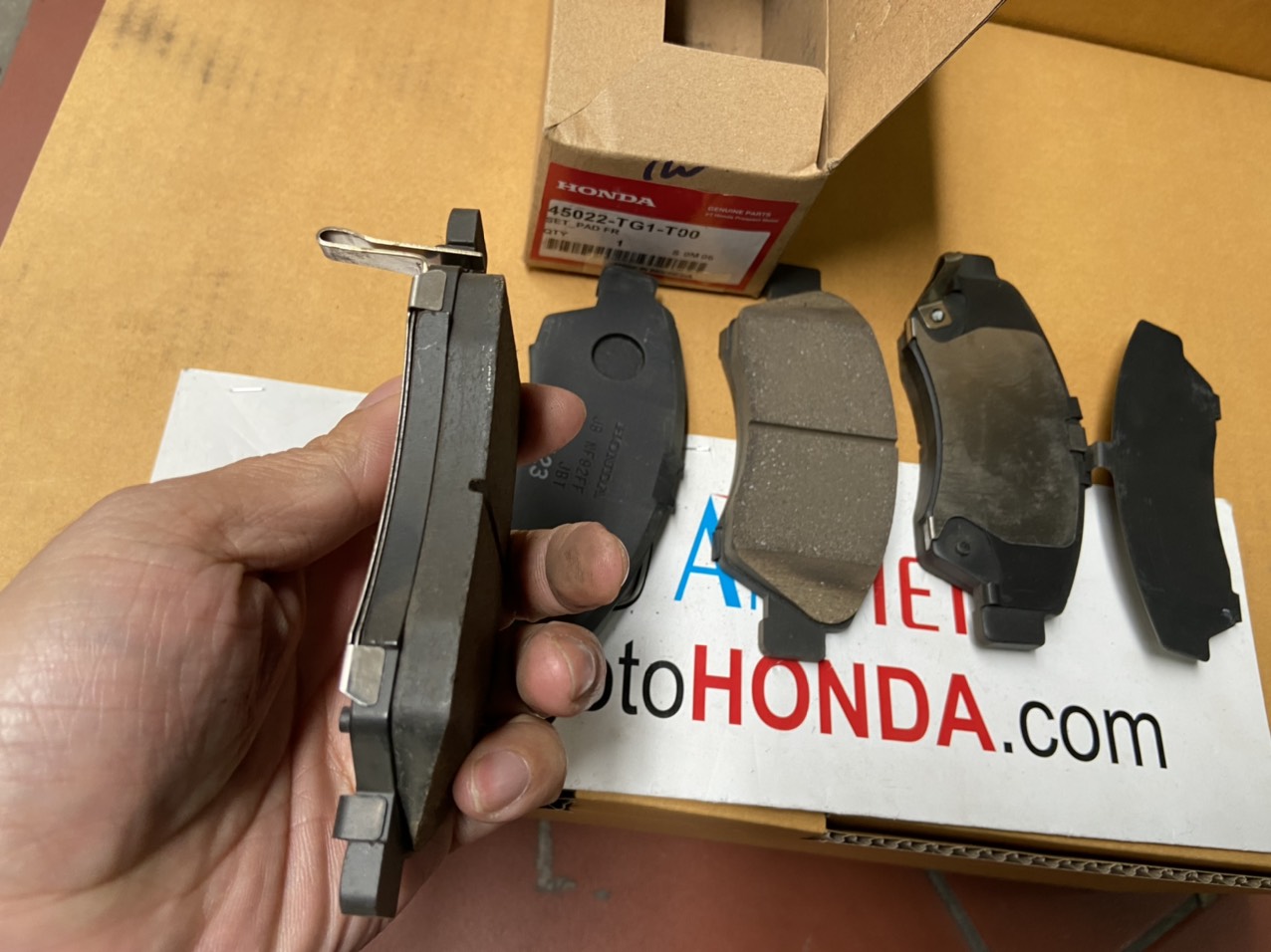 Má phanh trước xe Honda BRIO